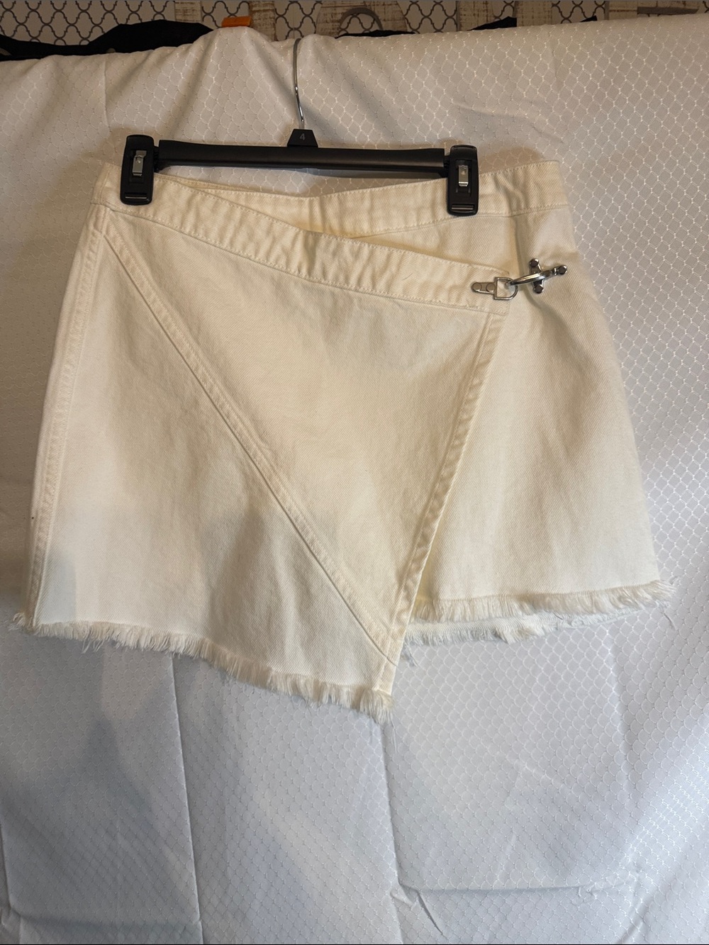 BLANkNYC Skirt asymmetrical with front lock in a size 28.